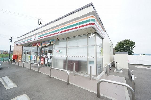 近くのセブン-イレブン 郡山日大南店まで190m(徒歩3分)