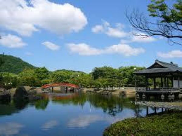 近くの紫式部公園まで1,200m（徒歩15分）