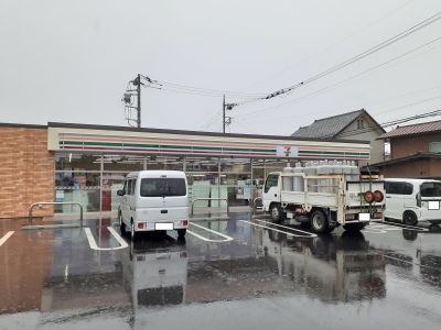 近くのコンビニまで350m（徒歩5分）