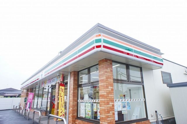 近くのセブン-イレブン いわき江栗店まで120m（徒歩2分）