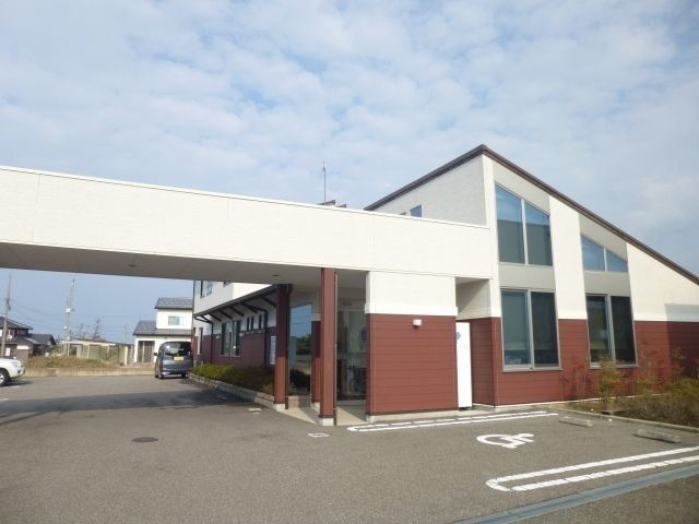近くの病院まで1,300m（徒歩17分）