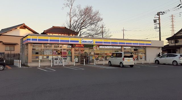 近くのコンビニまで500m（徒歩7分）