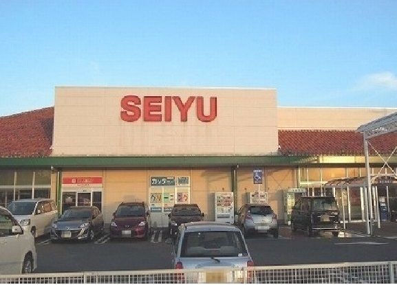 近くの西友　改田店まで500m（徒歩7分）