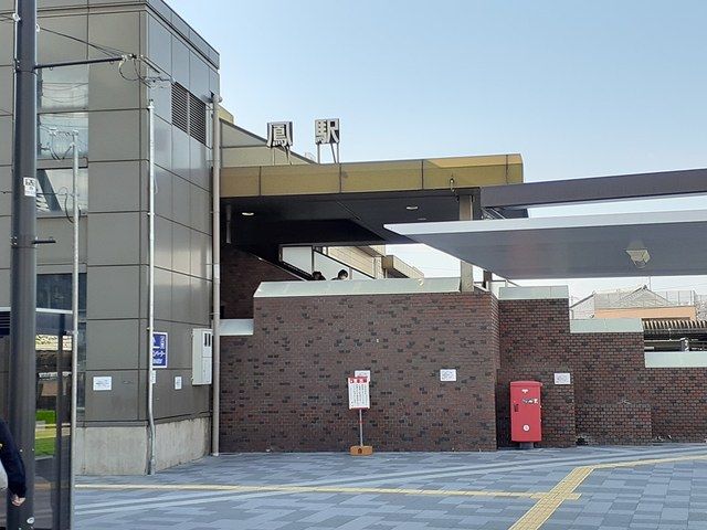 近くのJR鳳駅まで700m(徒歩9分)