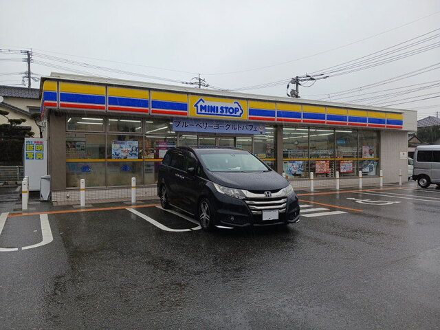 近くのミニストップ福岡今宿1丁目店まで400m(徒歩5分)