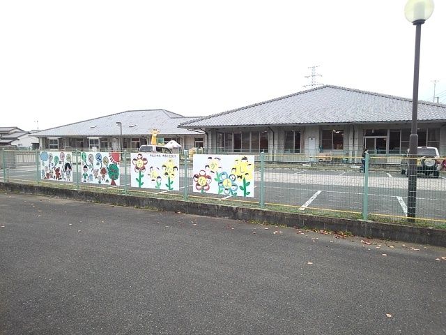 近くの若葉保育園まで315m（徒歩4分）