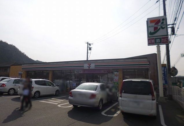 近くのセブンイレブンまで240m(徒歩3分)