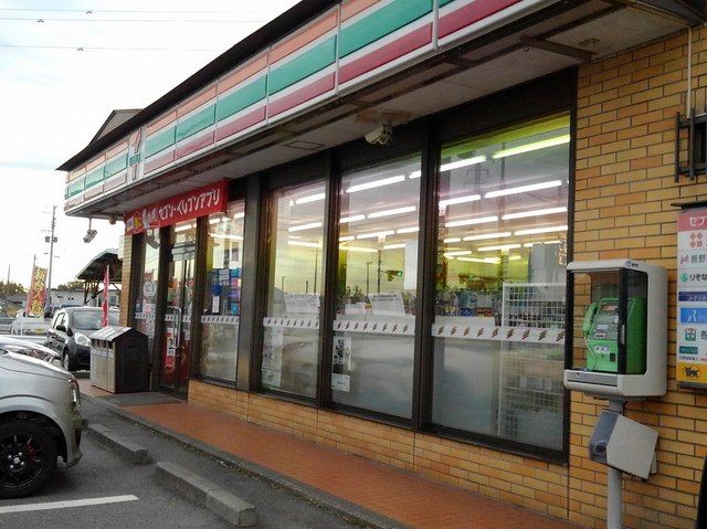 近くのセブンイレブン小諸御影店まで400m（徒歩5分）