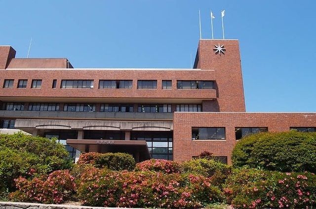 近くの米子市役所まで2,400m(徒歩30分)
