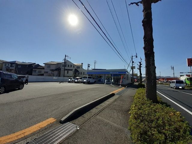 近くのローソン 高知鴨部店まで500m(徒歩7分)