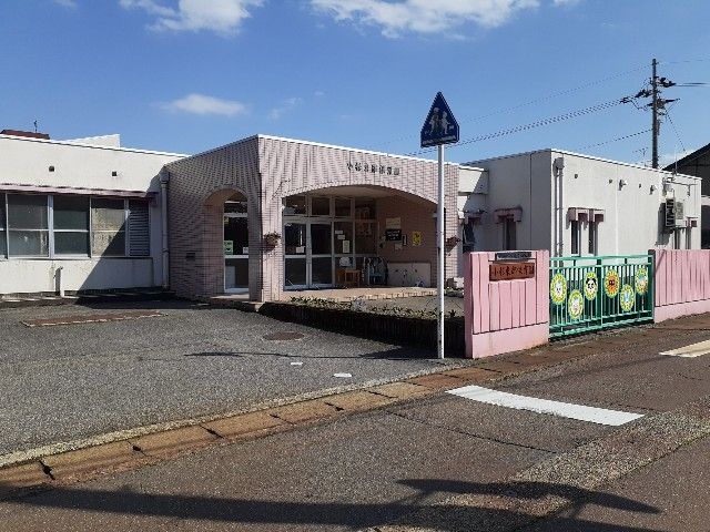 近くの小杉東部保育園まで700m(徒歩9分)