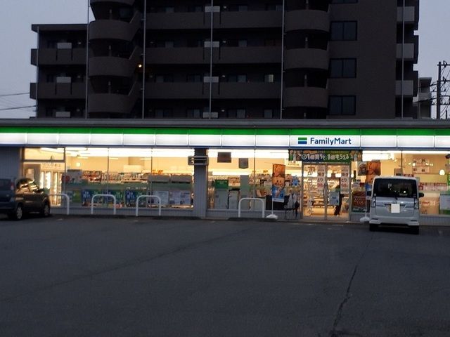 近くのコンビニまで350m（徒歩5分）