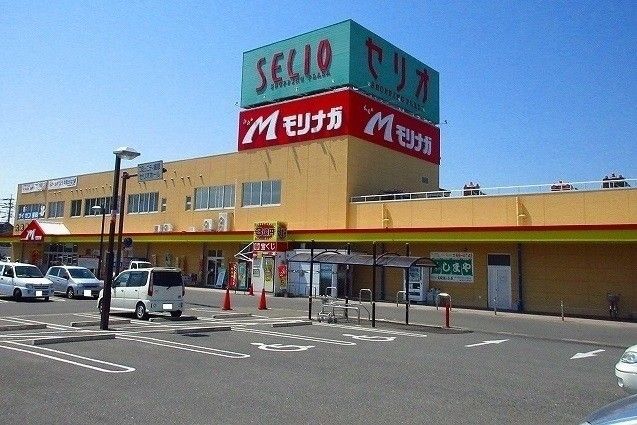 近くのモリナガ牛津店まで550m（徒歩7分）