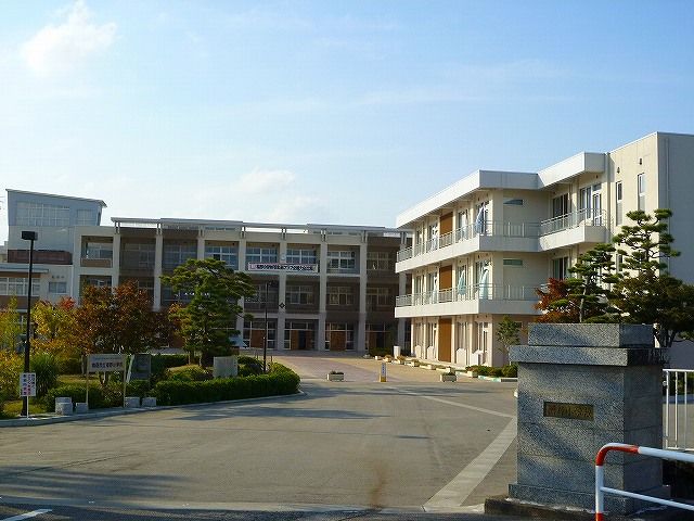 近くの福野小学校まで2,300m（徒歩29分）