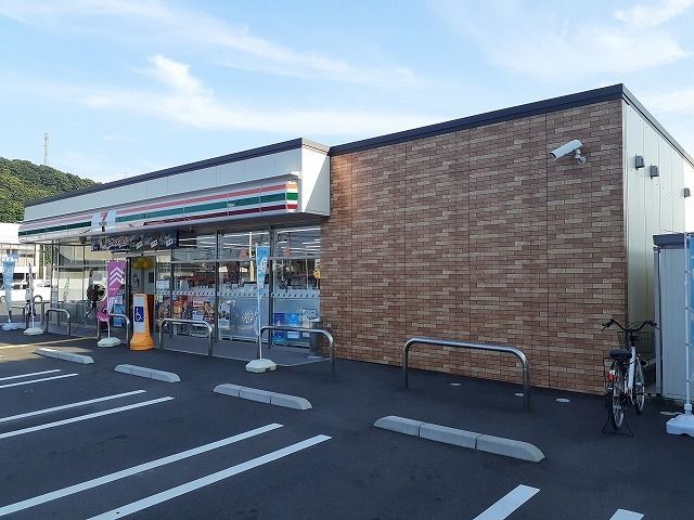 近くのセブンイレブン 湯梨浜田後店まで250m(徒歩4分)