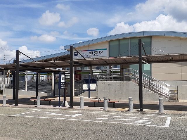 近くの名鉄柳津駅まで1,400m（徒歩18分）