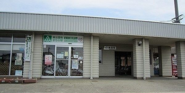 近くのJR揖屋駅まで2,200m（徒歩28分）