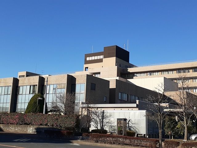 近くの病院まで909m（徒歩12分）