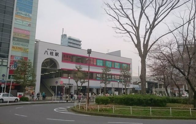 近くの駅まで1,010m（徒歩13分）