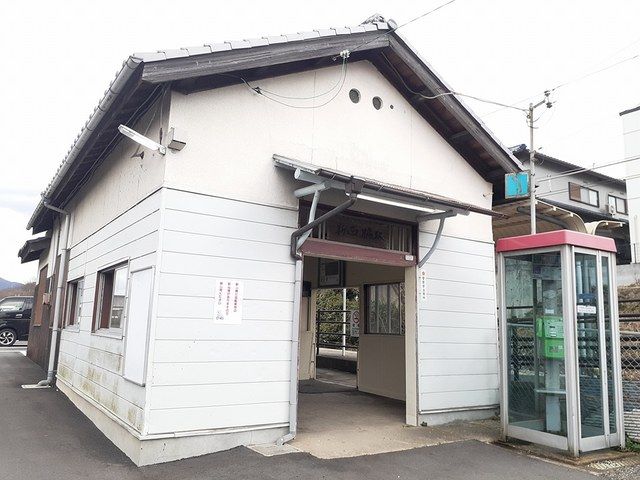近くの新西脇駅まで1,177m（徒歩15分）