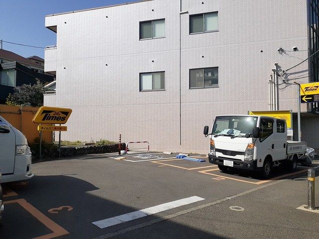 近くのコインパーキングまで80m（徒歩1分）
