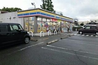 近くのコンビニまで290m（徒歩4分）