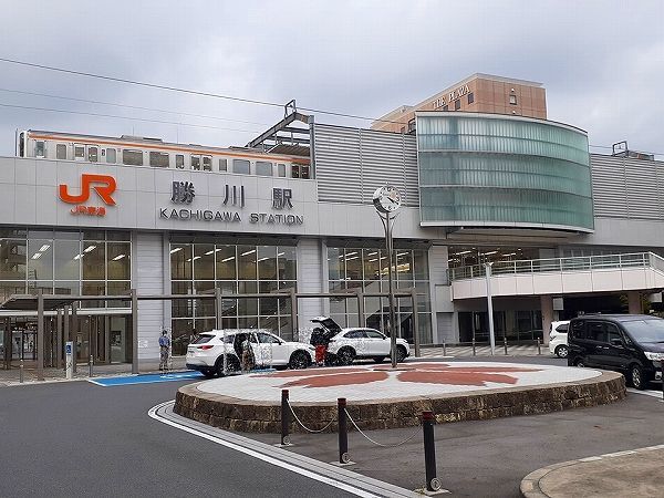 近くの勝川駅(JR)まで1,300m(徒歩17分)
