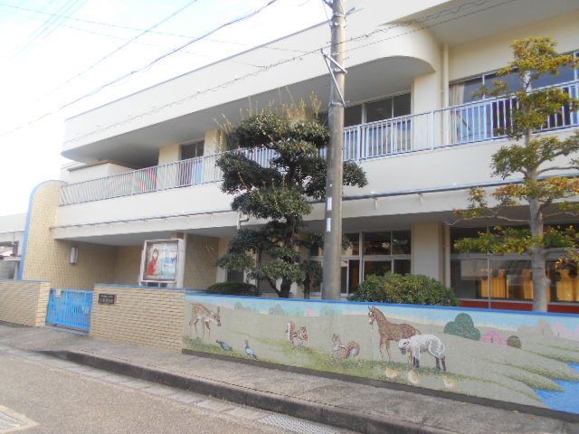 近くの会津小学校様まで700m（徒歩9分）
