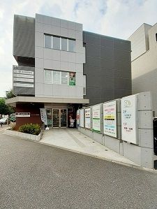 近くのクリニックモールまで178m（徒歩3分）