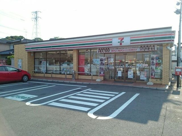 近くのセブンイレブンまで650m(徒歩9分)