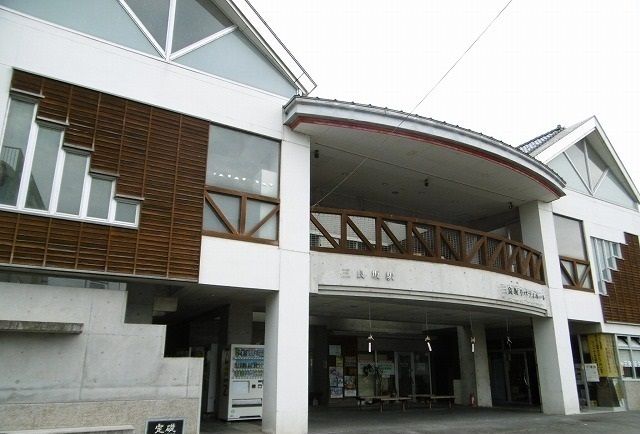 近くの三良坂駅まで750m(徒歩10分)