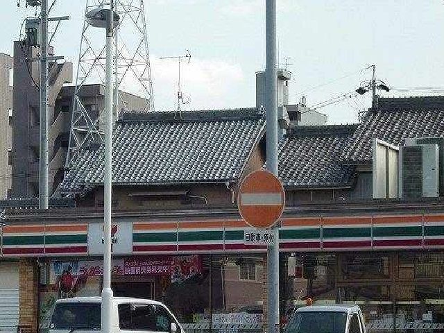 近くのセブンイレブンまで200m（徒歩3分）
