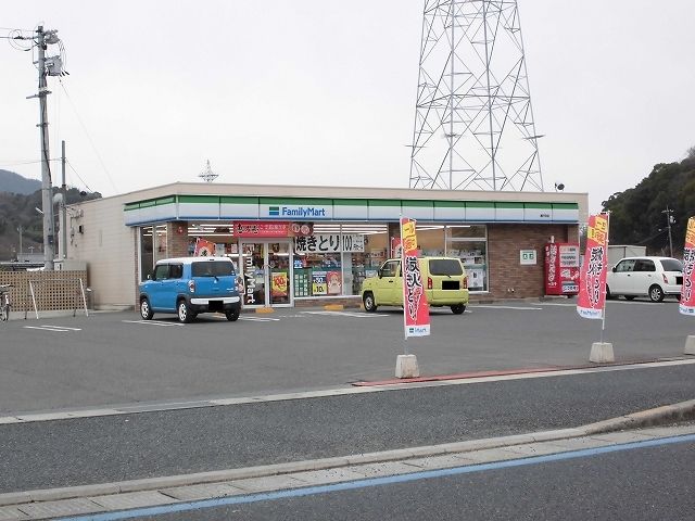 近くのコンビニまで450m（徒歩6分）