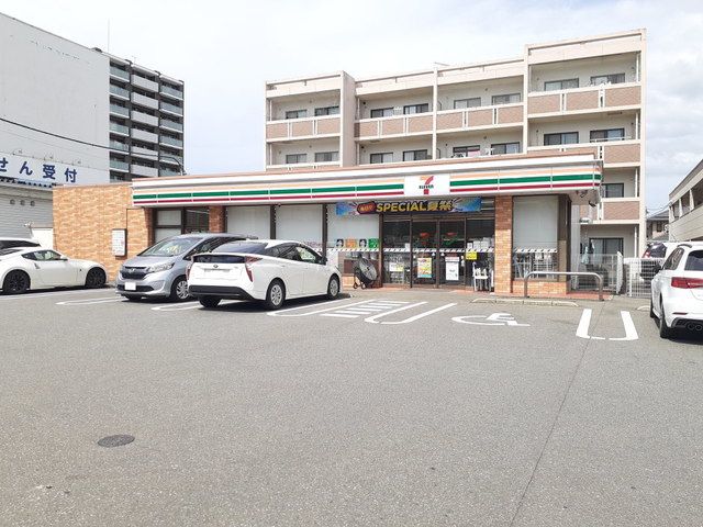 近くのセブンイレブン前原波多江店まで1,700m(徒歩22分)