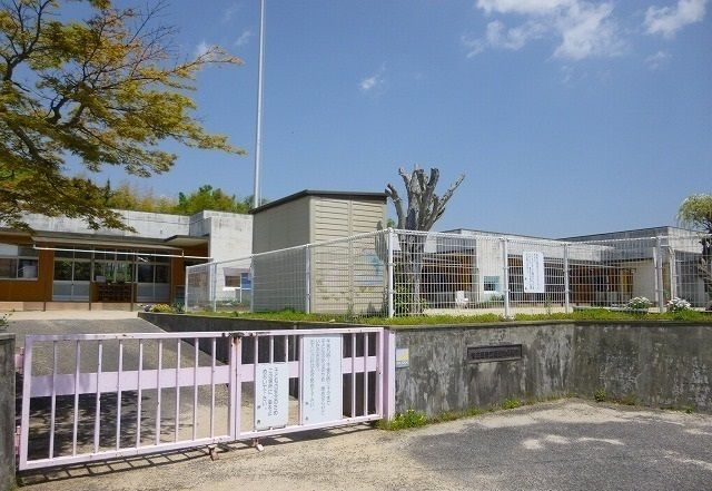 近くの高屋東保育所まで70m(徒歩1分)