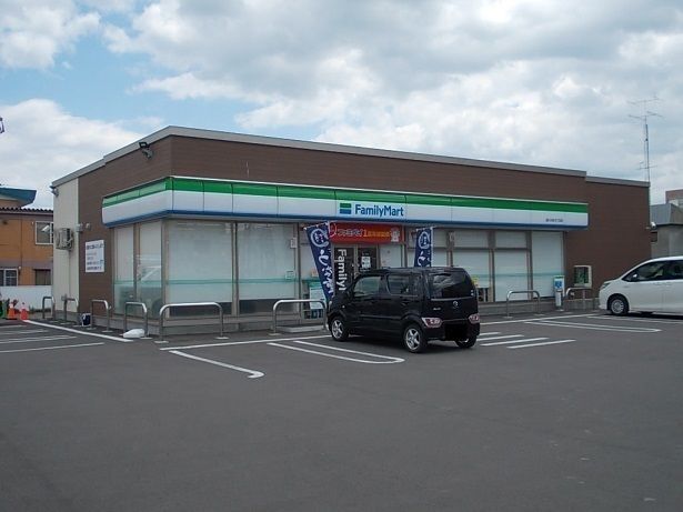 近くのファミリーマート大町４丁目店まで350m（徒歩5分）