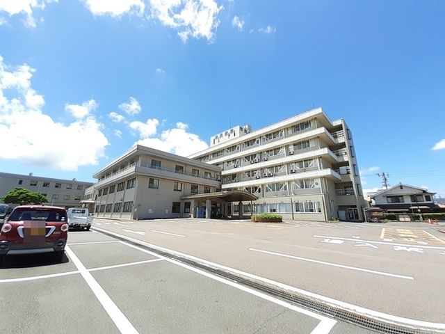 近くの病院まで3,300m（徒歩42分）