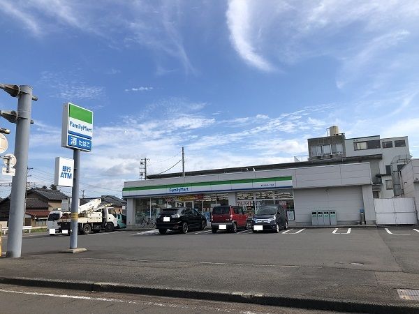 近くのコンビニまで500m（徒歩7分）