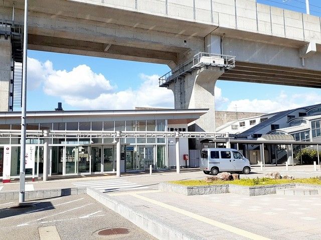近くの野々市駅まで1,397m（徒歩18分）