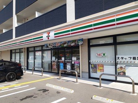 近くのセブンイレブンまで450m(徒歩6分)