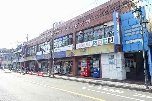 近くのさえき食品館まで1,200m（徒歩15分）