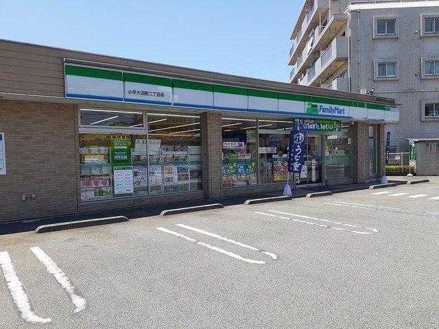 近くのファミリーマートまで529m(徒歩7分)