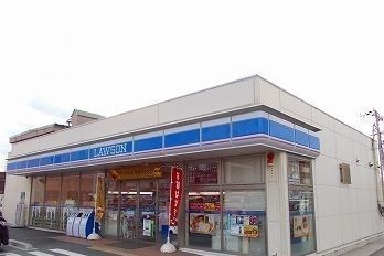 近くのローソンまで600m（徒歩8分）