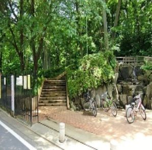 近くの滝の根公園まで450m(徒歩6分)
