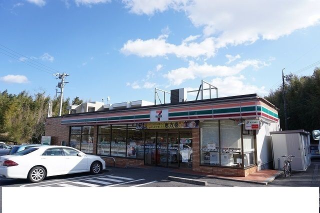 近くのセブンイレブンまで450m（徒歩6分）