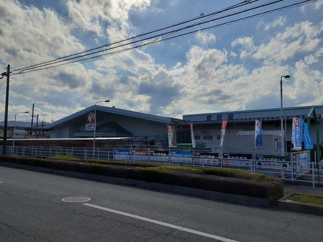 近くのコメリ原町店まで1,100m（徒歩14分）
