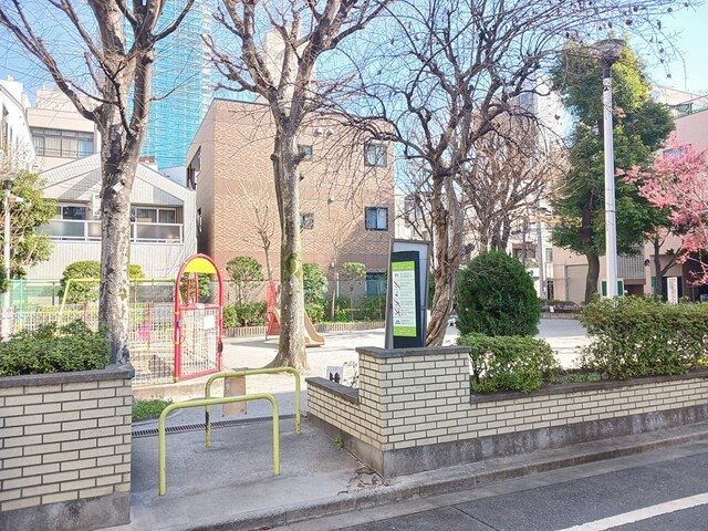 近くの公園まで9m（徒歩1分）