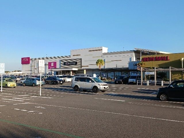 近くのイオンモール今治新都市まで3,100m（徒歩39分）