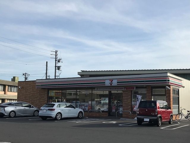 近くのセブンイレブン上田秋和店まで500m（徒歩7分）