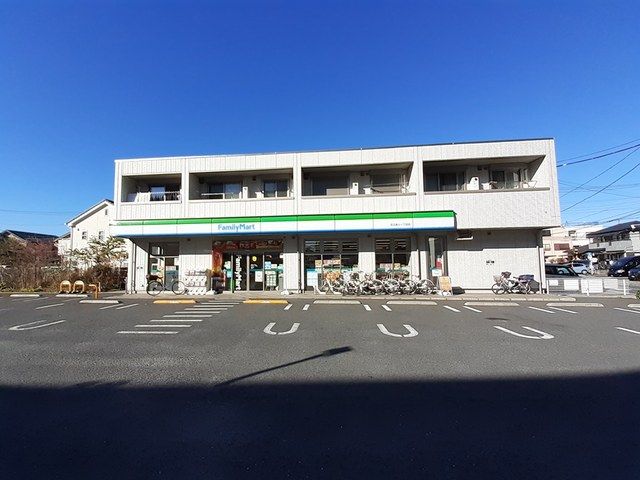 近くのファミリーマート足立舎人一丁目まで306m（徒歩4分）